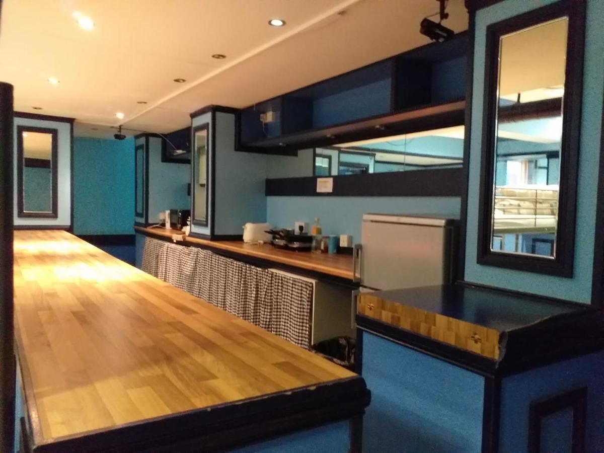 The Queens Hostel London Ngoại thất bức ảnh